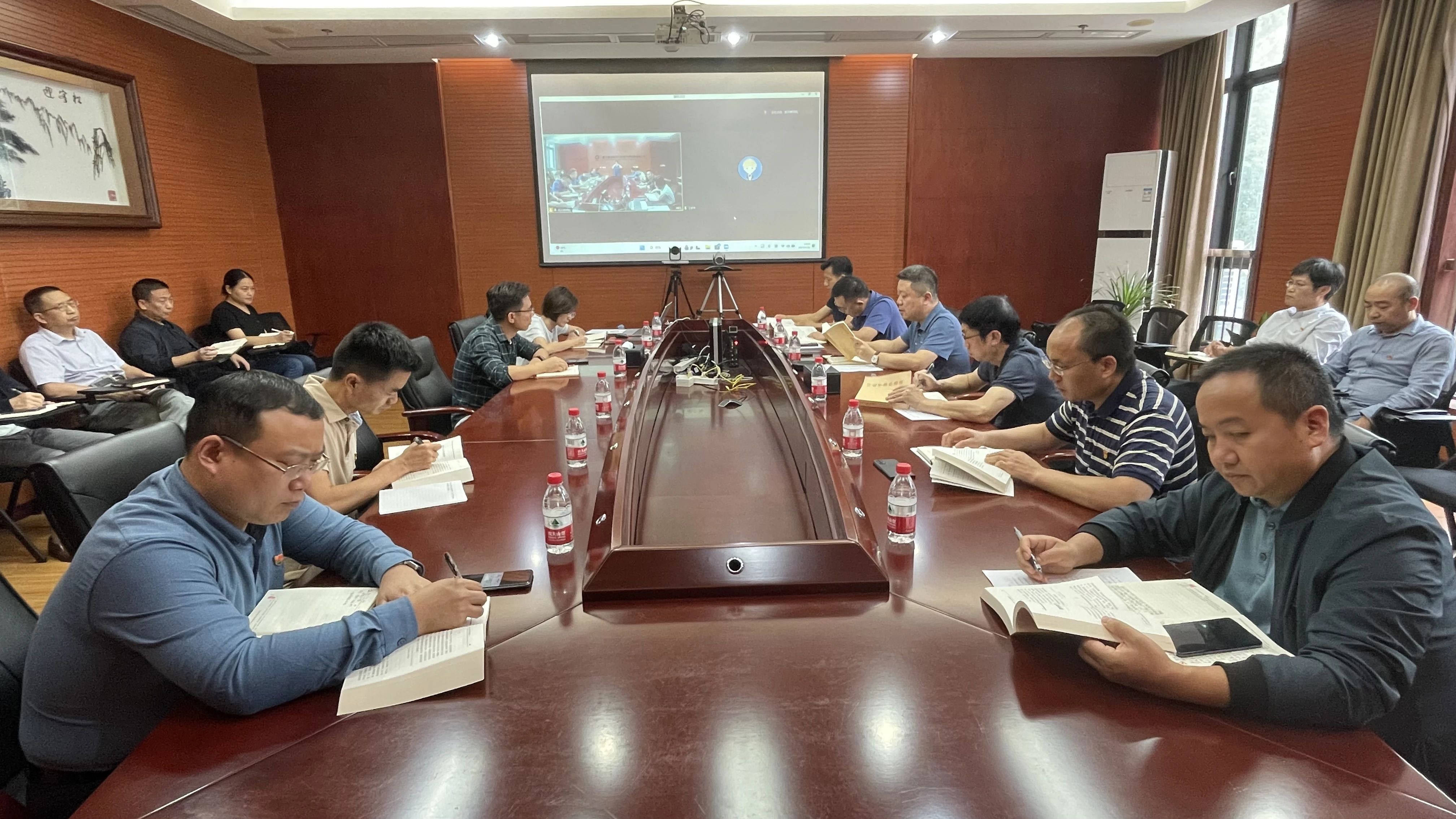 1bd8fee1b6d8f32bbe20d37a438a223f.jpg 1bd8fee1b6d8f32bbe20d37a438a223f.jpg